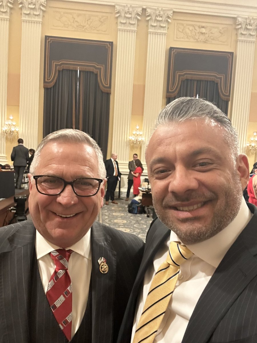 Huge THANK YOU to US Marine and Chairman of the House Veterans Affairs Committee <a href="/RepBost/">Rep. Mike Bost</a> for his leadership and efforts to support the veteran community. Looking forward to a convo on Alt therapies soon! #veterans
