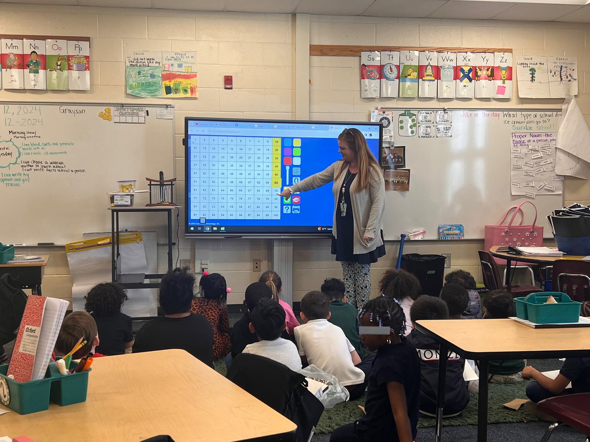 I LOVE when teachers ask me to model a lesson or to coteach part of their math block. These sweet first grade gators and I dove deep into data, and they sure felt confident about their tally charts! We even learned how to play a new math game. 😊 @LakeCarolina1 @Academic__Angel