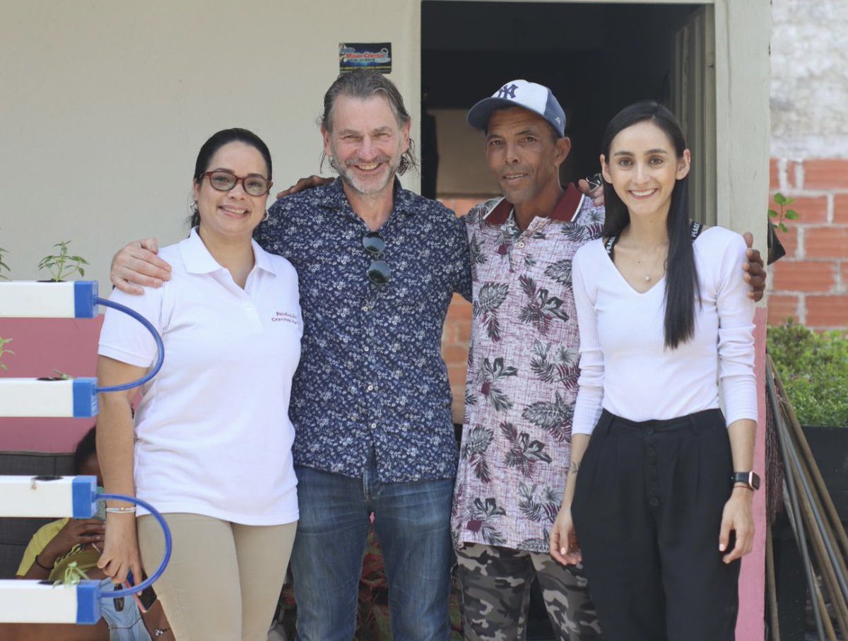 oneinversocial's tweet photo. Un honor recibir la visita de @tommorrisroe 🙌 Su visión empresarial y su gran corazón filántropo, dejaron importantes consejos para el proyecto de Patios Productivos que apoyamos en Cartagena y Soledad✨ https://t.co/xUCOQy24Hp