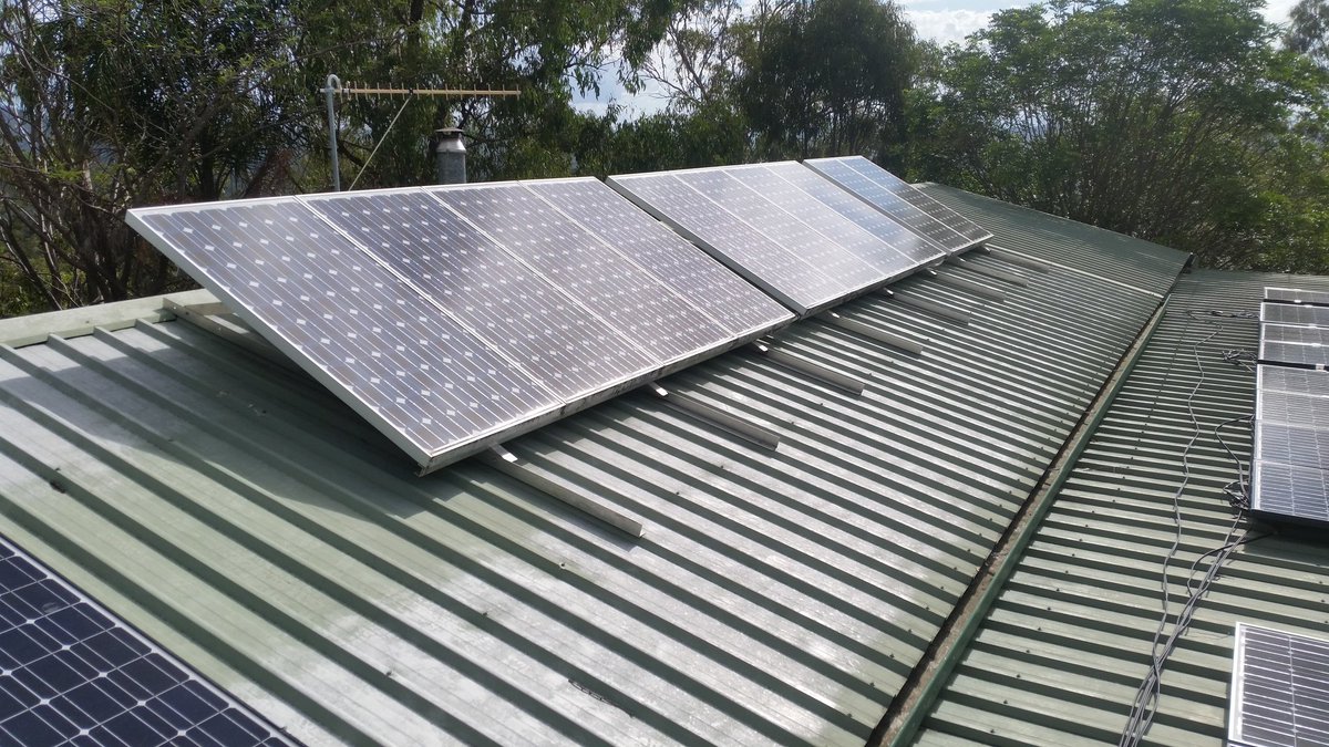 @Aaronsmith333 30+ year old BP Solar panels....  still powering our off-grid house today.

#LNPLiars