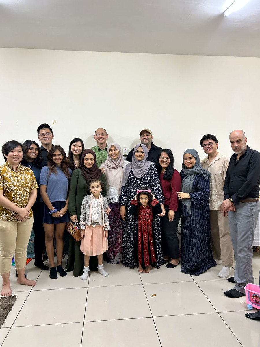 Blessed buka puasa meal yesterday with two families from Gaza, including Dr Aladdin, an academic who has just started lecturing at @ucsiuniversity. Many thanks to @n_izzah & @howardlee_my for facilitating the work visa application & for @PichaEats for the delicious food!