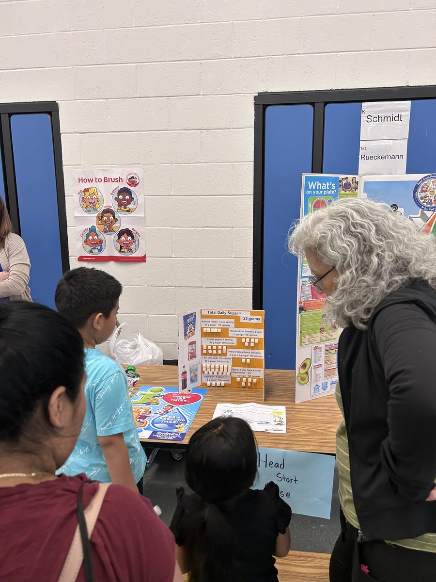 AP_NHEES's tweet photo. Our CSL and PCCs are amazing! They organized an awesome wellness night for the community! 🦷 ❤️ 🥦 https://t.co/p0M1MPeVF6