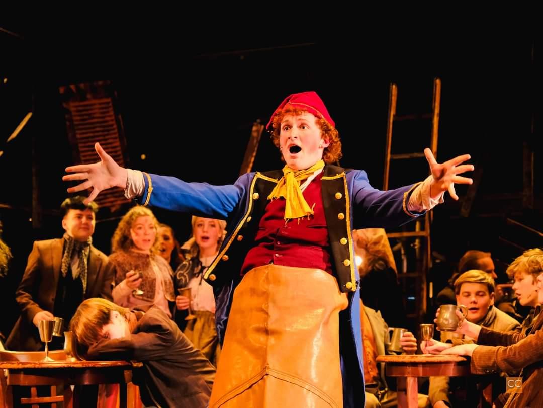 5* review for @nottartstheatre Les Misérables School Edition eastmidlandstheatre.com/2024/03/14/rev… ... this five star production at Nottingham Arts Theatre is supremely good with not a note nor on stage time wasted. The whole youthful ensemble are totally engaged in selling the story on stage.