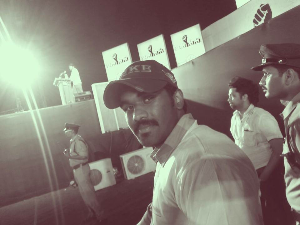 DrSandeepJSP's tweet photo. ఈరోజు కేవలం జనసేన పార్టీ ఆవిర్భావ దినోత్సవం మాత్రమే కాదు, @PawanKalyan గారి స్పూర్తితో నాలాంటి ఎంతో మంది సామాన్య యువతకు రాజకీయ జీవితాన్ని ఇచ్చి మా రాజకీయ ప్రయాణానికి పుట్టుక రోజు. కావున నా లాంటి యువత అందరికీ అభినందనలు మరియు జనసేన పార్టీ నాయకులకు, వీర మహిళలకు, జనసైనికులకు @JanaSenaParty ఆవిర్భావ దినోత్సవం శుభాకాంక్షలు. 

#JanasenaFormationDay
#JSPFutureOfAP