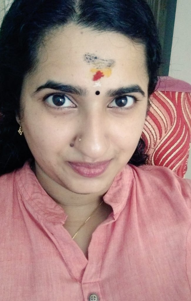 AthiraR60997's tweet photo. Feeling happy😊
#mallu #templelook #Trending https://t.co/baVyJWromq