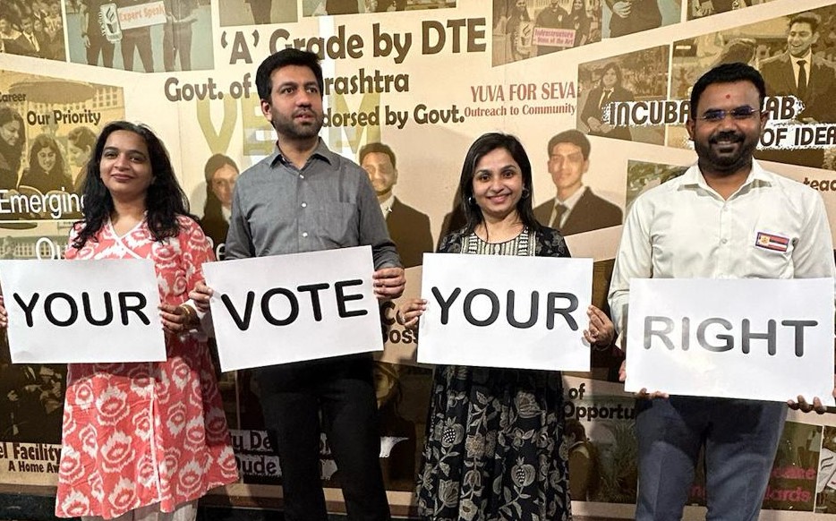Join us in celebrating the #MeraPrhleVoteDeshKeLiye campaign at Vivekanand Education Society’s Institute of Management Studies and Research! 🗳️🇮🇳
With the participation of our dedicated students, teaching, and non-teaching staff, we're empowering each other to make a difference.