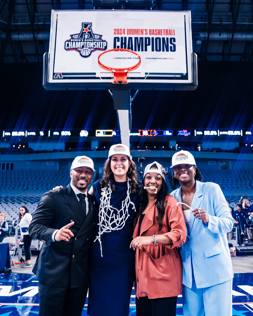 At the Helm 🫡 #GoOwls👐 x #MarchMadness