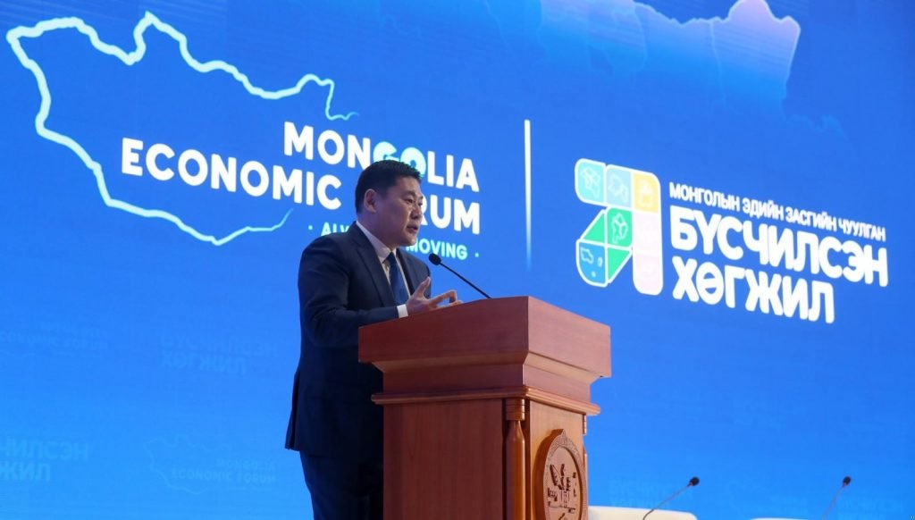 Л.Оюун-Эрдэнэ: “Дархан цаазтай Богд уулыг нүхлээд тунель гаргая” гэдэг зоригтой сайд байгаагүй 
hardnews.mn/100356/