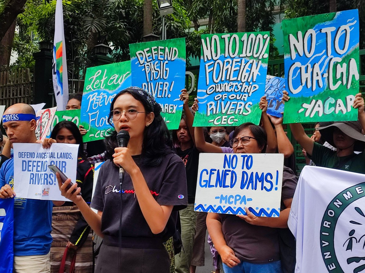 katribuphils's tweet photo. The protest also rejects Marcos Jr.'s proposed ChaCha that seeks to open Indigenous lands and resources to 100% foreign ownership.
READ MORE: https://t.co/VdFi9grZzb
#NoToMegaDams
#DefendOurRivers
#DayofActionforRivers https://t.co/KiVUmfp8DX