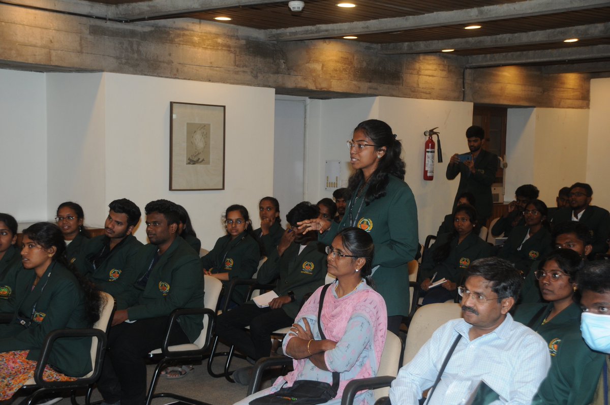 NImmunology's tweet photo. Glimpses from the recent visit of BTech #Biotechnology students from @TNAU_coimbatore👩‍🎓

During their visit to various research facilities, the students had the opportunity to engage with researchers &amp; gain insights into the scientific inquiry process🔬🧑‍🔬

@DBTIndia #ScienceSetu https://t.co/Ey3iXfsguw