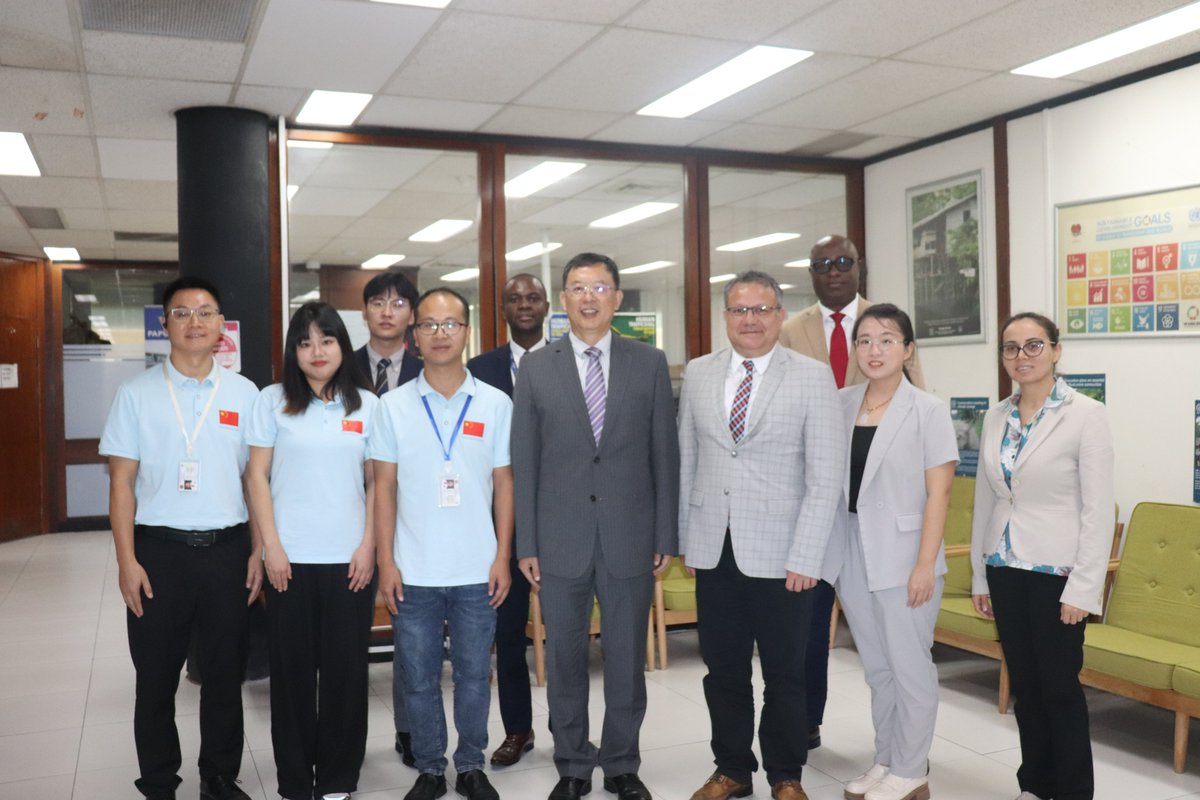 Today, IOM had the honor of hosting His Excellency Zeng Fanhua, Chinese Ambassador to Papua New Guinea. Ambassador Bing, along with embassy staff and Chinese medical professionals stationed in Port Moresby, met with IOM and discussed health activities in the country.