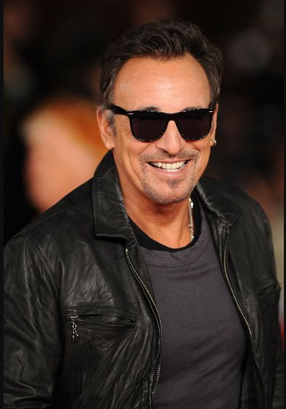 I´d Drive all night just to see you smile.
#springsteen #sigh