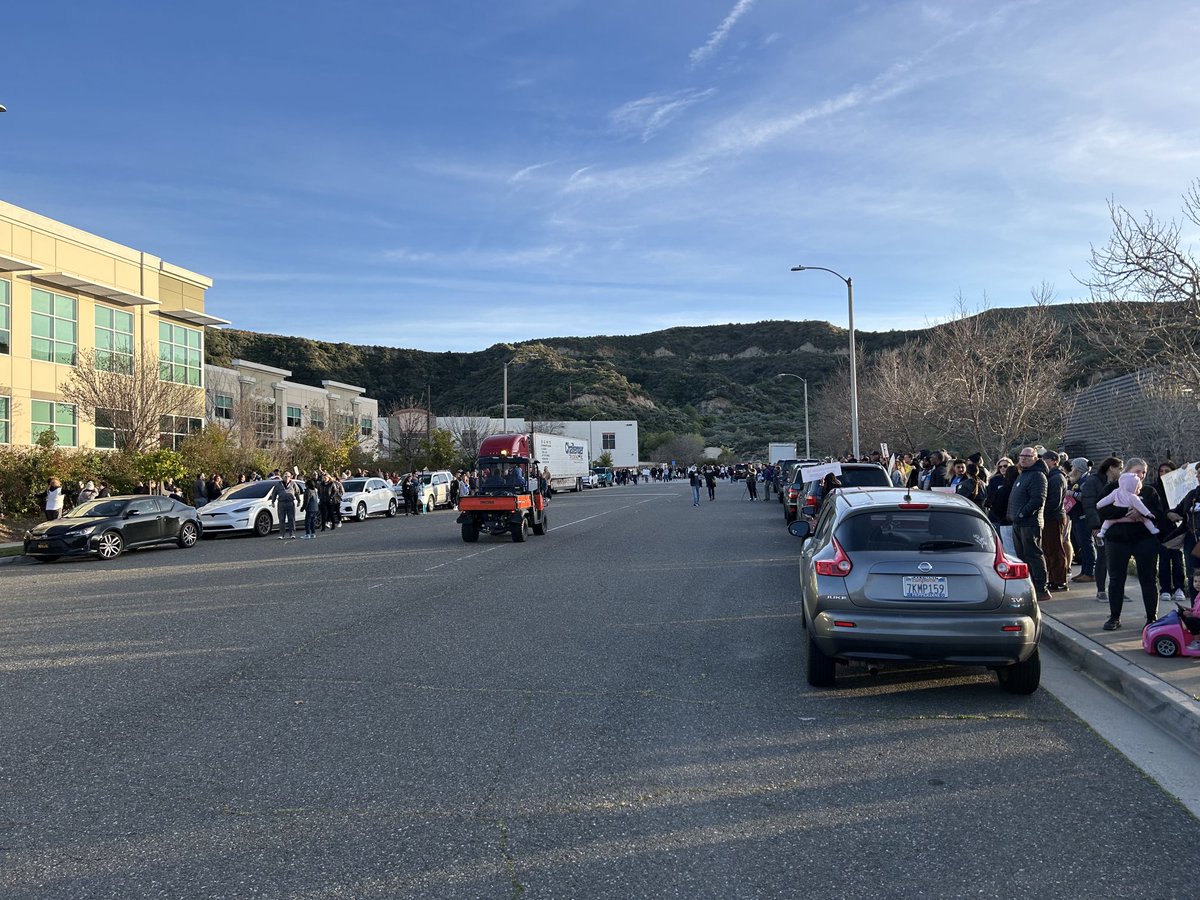 SCVCAM's tweet image. Teachers and community out at WSHUHSD rally for fair wage