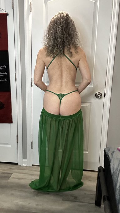 Happy Hump Day! 😈💋 #milf #bi #swinger #sexyover40  #ass #anal #sex #nsfw #porn  https://t.co/XNmxHDiUw3<a href="/tag/milf"class="tags">#milf</a><a href="/tag/bi"class="tags">#bi</a><a href="/tag/swinger"class="tags">#swinger</a><a href="/tag/sexyover40"class="tags">#sexyover40</a><a href="/tag/sex"class="tags"><span>#sex</span></a><a href="/tag/porn"class="tags"><span>#porn</span></a><a href="/tag/ass"class="tags"><span>#ass</span></a><a href="/tag/anal"class="tags"><span>#anal</span></a><a href="/tag/nsfw"class="tags"><span>#nsfw</span></a>