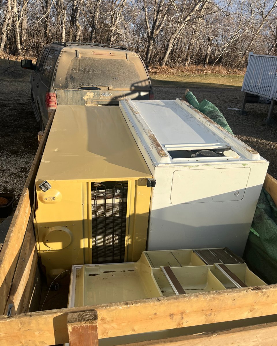 JPMJamesJanzen's tweet image. JPM Junk Removal takes old appliances!! 

Whether you're are upgrading your appliances, one breaks down, or you just need it gone, we are the ones to help you! 

Free quotes, quick service, happy customers. Call us! 780-563-2400.  

#Junk #junkremoval #oldappliances #Upgrades