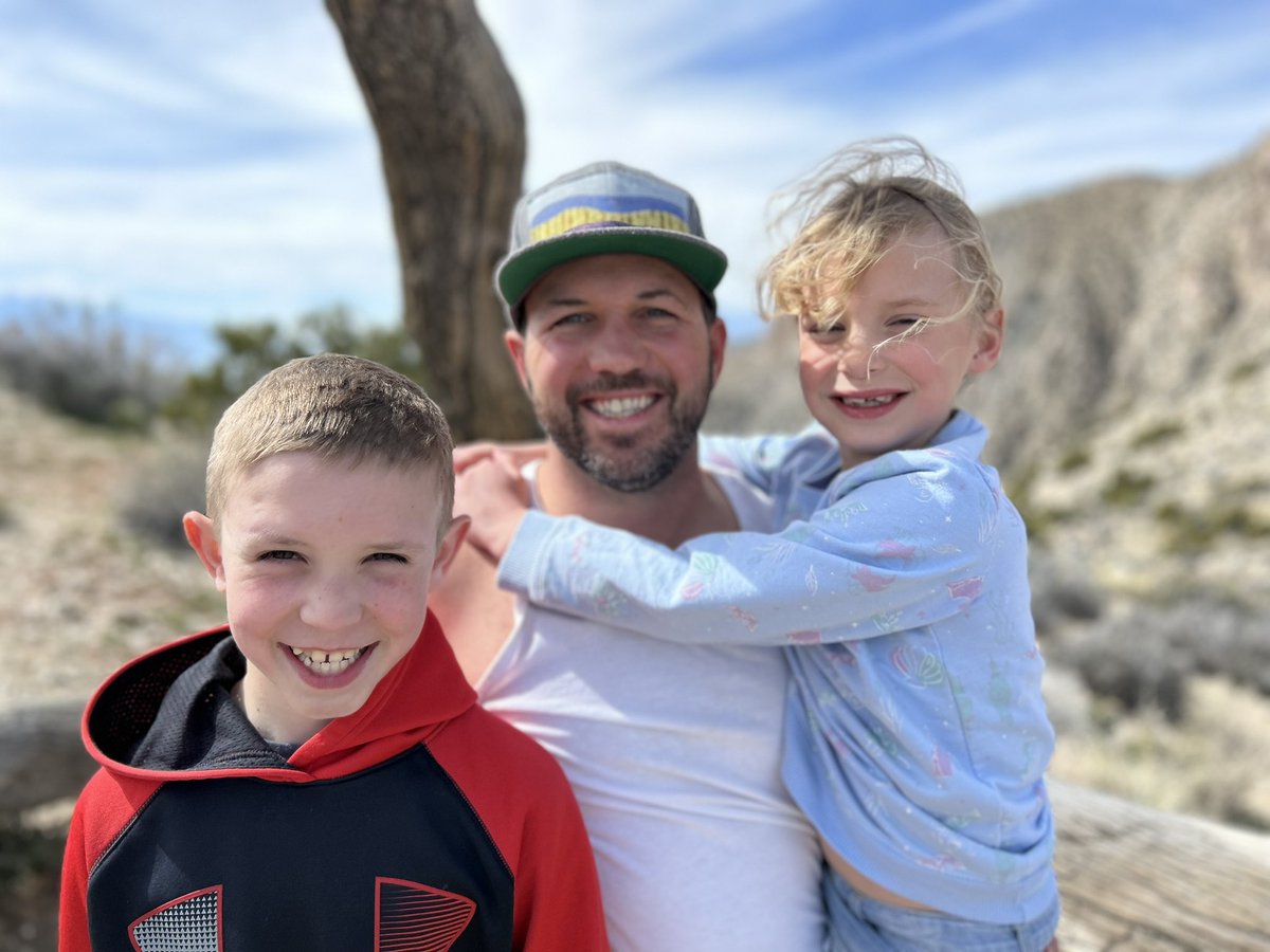 Mattkeyss's tweet photo. Literally. 
#KeysView @JoshuaTreeNPS https://t.co/4jviiC44yv