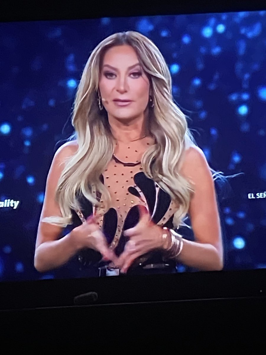 elchicocriticon's tweet photo. Geraldine Bazán es la nueva integrante de #LCDLF4
Y desde ya #TeamGery
#LCDLF4 https://t.co/zKf6hnYvla