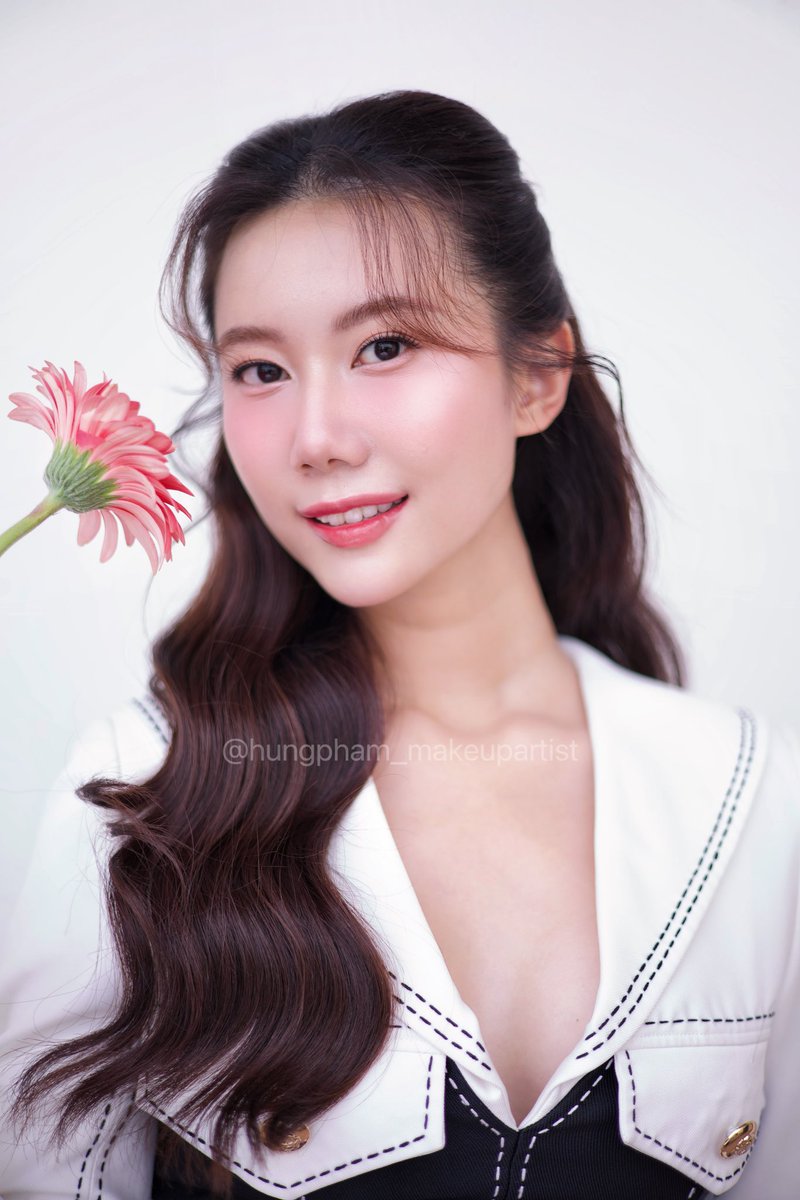 hungpham_makeup's tweet photo. Layout trong veo cùng Nguyễn Vĩnh Hà Phương
Makeup: Hưng Phạm
Hair: Nguyễn Thị Quỳnh Châm
#TeamQuanNguyenPuLe
#HưngPhạmMakeup
#HPMakeup https://t.co/Ar7HyYdE0L