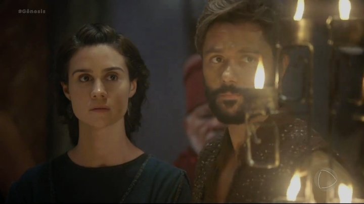 Eu olhando aquela amiga que se acha 

#Gênesis