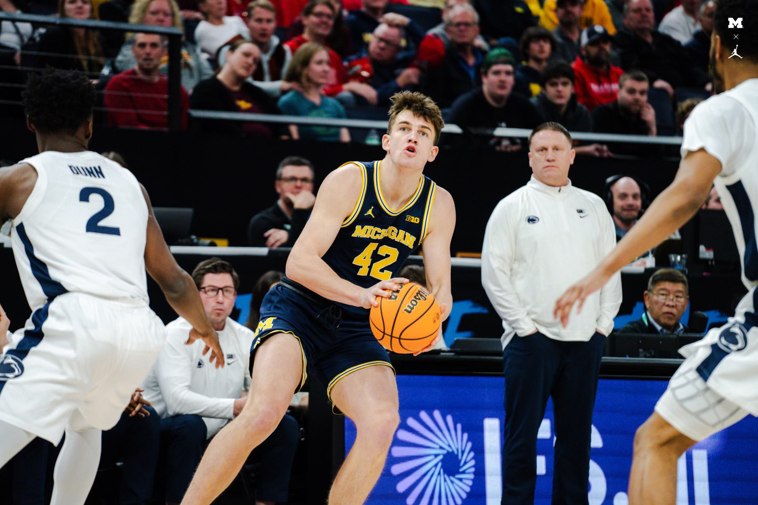 Um basketball cheap