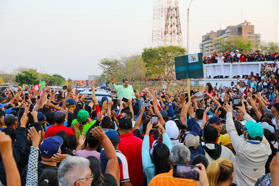 NicolasMaduro's tweet image. Hermosa jornada donde hicimos la entrega de equipamientos e insumos al pueblo de Puerto Ordaz, todo esto en el marco del Sistema del 1X10 del Buen Gobierno; el método del siglo XXI para gobernar conectados con la verdad del pueblo. Apoyo y ayuda social, solidaria y humana para…