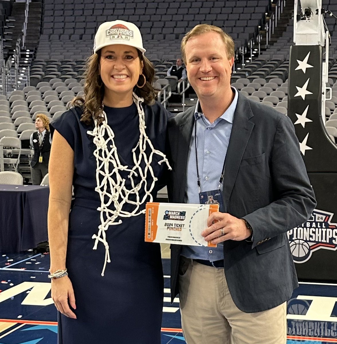 Congratulations to @LindsaySEdmonds and @RiceWBB on winning the @American_Conf tournament championship and punching a ticket to the NCAA tournament! #MarchMadness #RFND #GoOwls👐