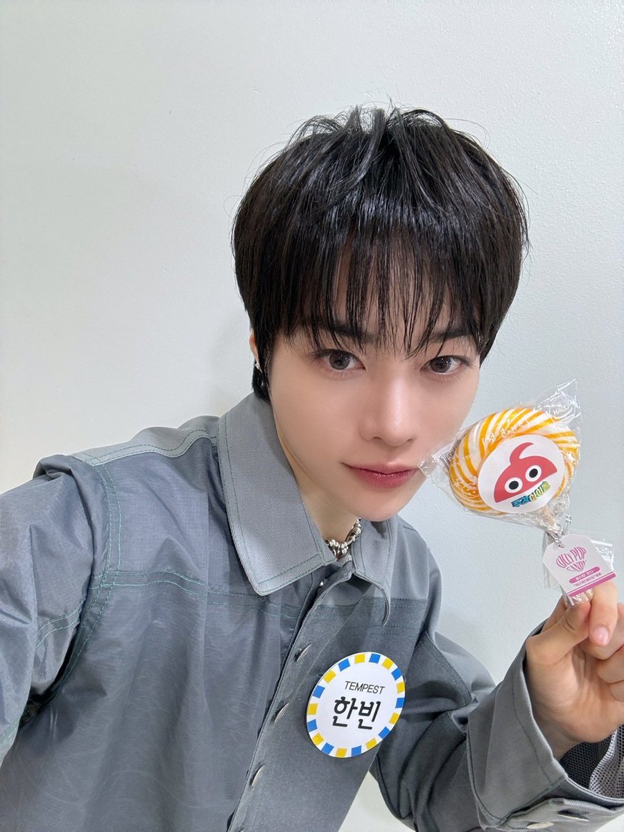 weeklyidol_'s tweet photo. #주간아 #주간아이돌 @weeklyidol_
#TEMPEST #템페스트 @TPST__official

📣주간아이돌 템페스트편 재밌었다면 소리질러📣

iE들을 위해 주간아가 준비한 뽀너스 샷✨️

화이트데이에 사탕이 왜 필요해...?
템페스트 얼굴이 이렇게 달콤한데🍬🍭🥰

#한빈 #형섭 #혁 #은찬 #LEW #태래 https://t.co/Npy6jXzoN4
