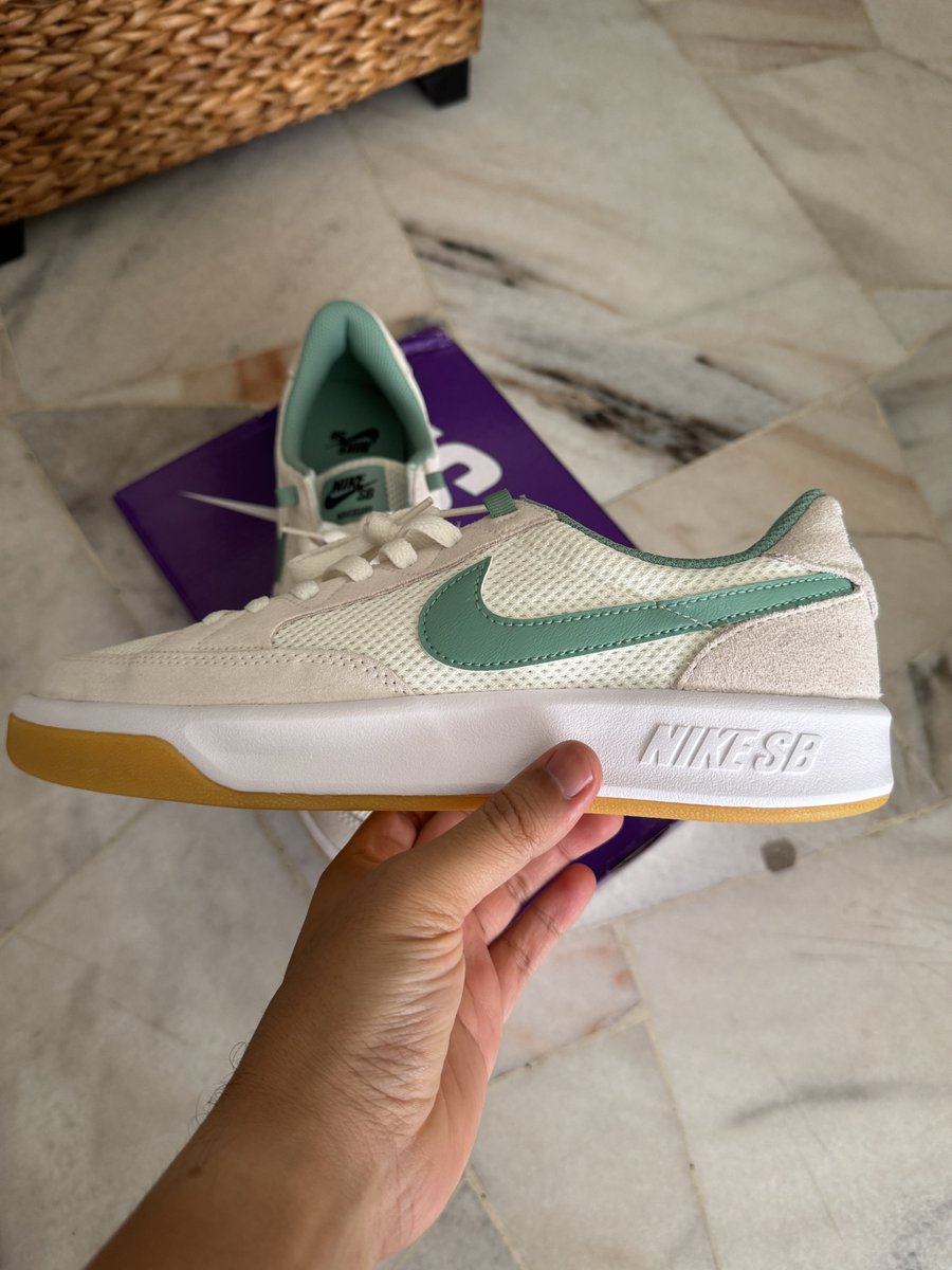 nike sb adversary green gum