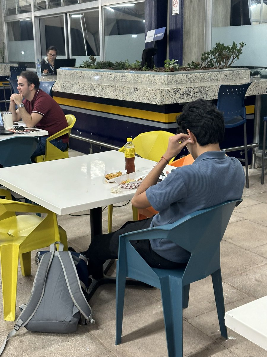 karlolivaedits's tweet photo. Al final del día solo te tienes a ti https://t.co/MZOJdpRY13