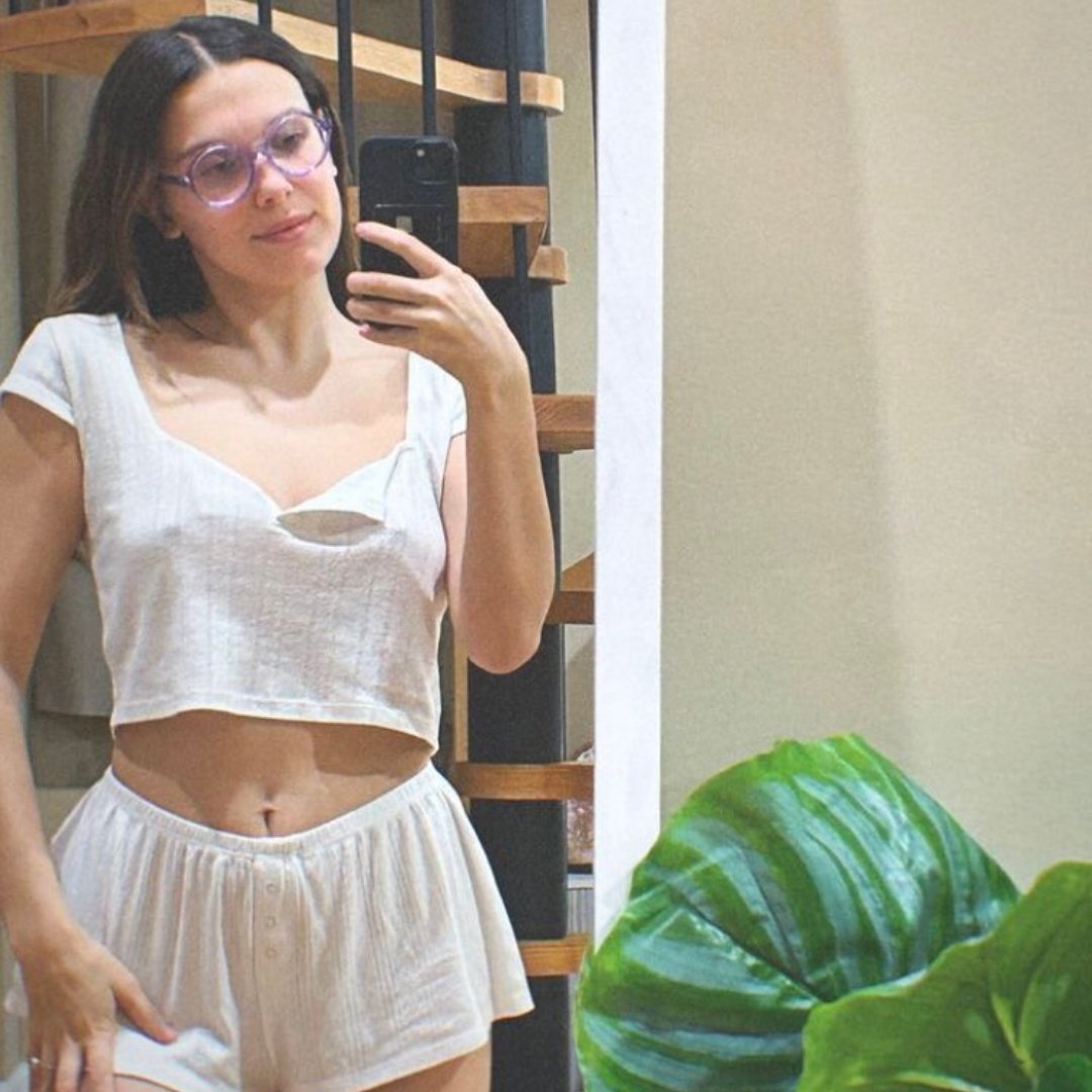 millstwts's tweet image. Tão perfeita, alimentando o seu lindo fandon! 🤧 #MillieBobbyBrown