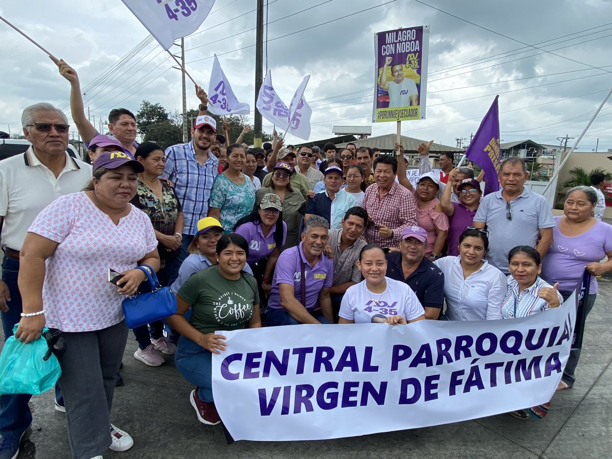 LorenaRosadoS's tweet image. ¡Hoy nuestro presidente @DanielNoboaOk recorrió las zonas afectadas por la época invernal de Jujan y en Virgen de Fátima visitó la planta camaronera Santa Priscila donde han generado 1.100 empleos para jóvenes! 🇪🇨

Tenemos un presidente preocupado por el bienestar de su gente y…
