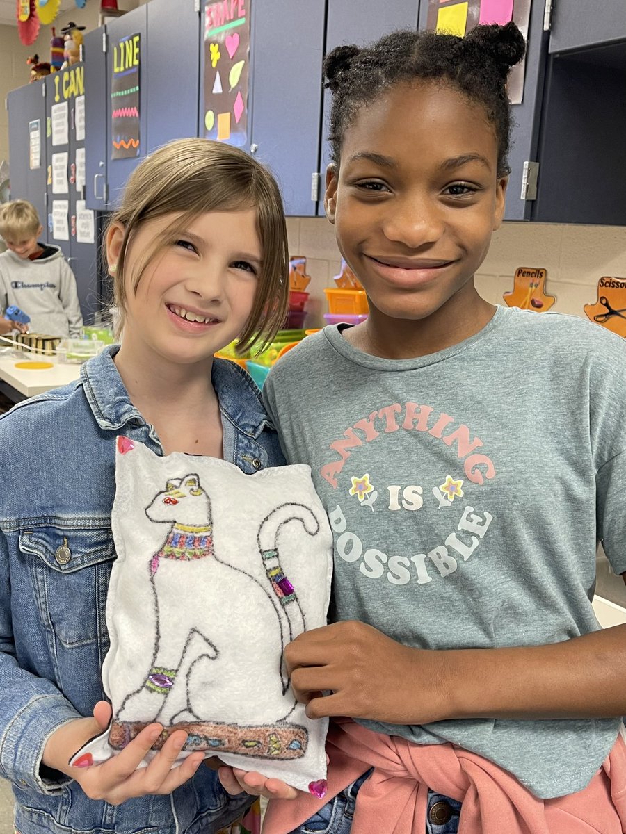 merryksart's tweet photo. 5th grade #Egyptian project based learning time @KSpringsLions these kids have hit it out of the park! Pillow, necklace, cat sculpture & cookies! #ksePRIDE #cobbartrocks #artsedGA
more to come… https://t.co/3QG8VoieWb