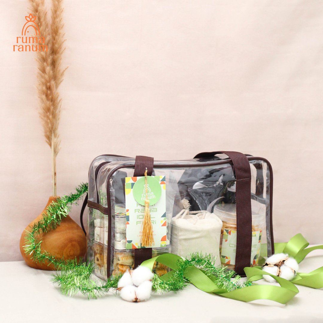 rumaranum's tweet photo. Terakhir, ada paket Sandyakala dengan tas PVCnya. Bisa direuse lagi ya tasnya. Jadi lebih worth untuk dibagi-bagi ke rekan kerja, klien.

Harganya 261k aja udah dapet fasilitas packaging pengiriman yang safe banget. https://t.co/iMeFZ1tqDA