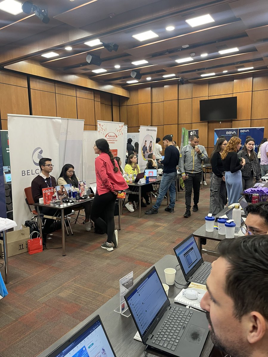 Hoy en <a href="/CESA_edu/">CESA</a> nos visitaron más de 70 empresas de diversos sectores ofreciendo a nuestros estudiantes oportunidades para su año de practicas. 🌟 Es un puente vital entre teoría y práctica, reafirmando nuestro compromiso con una educación que prepara para el futuro, más allá