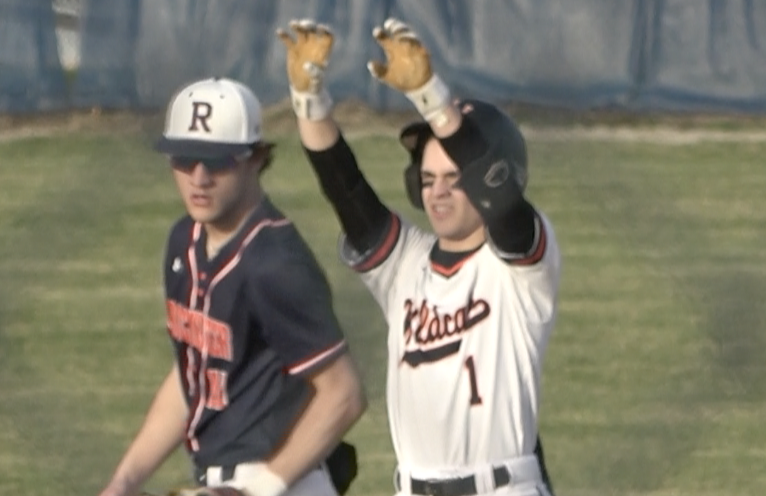 Swaney’s Slam Highlights Home Opener Victory For Rochester  channel1450.com/2024/03/13/swa…