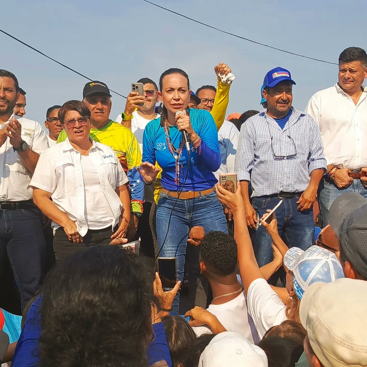 Los Guayos dijo presente en la visita de nuestra próxima presidenta <a href="/MariaCorinaYA/">María Corina Machado</a> por el Municipio Guacara.Los Carabobeños estuvieron presentes en esta gira escuchando su mensaje de esperanza por la libertad de Venezuela. Seguimos adelante por los #600kporvzla 
<a href="/VoluntadPopular/">Voluntad Popular</a>