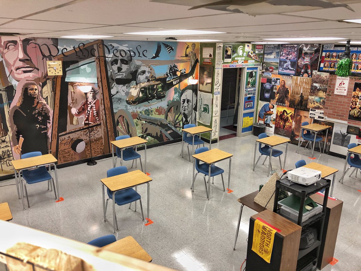 PresidentBeard's tweet photo. On this day, March 13, 2020 (a Friday of all things), we were sent home from school.
On Monday, March 8, 2021, we returned. No “cohorts”. No alternating weeks.
11 months and 24 days had passed.
(1/6)
#HartnellHistory #ALLN #RelentlessNorth #WhereYouBelong #135HartnellLive https://t.co/9yu8AHCEdF