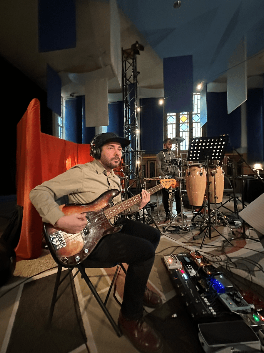 alexhfoster's tweet photo. ... I have to be disposed to channel whatever the record wants to convey, beyond what I could think, feel, or fear, which is not a small step for me to take.
Read the full #StudioDiary : https://t.co/4Y1hk8peFY
#MusingSounds https://t.co/Yfw4ifmDok