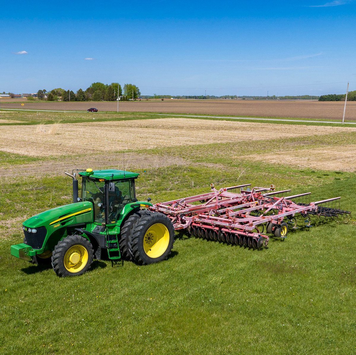 UIUC Crop Sciences is looking for a Research Specialist to manage field trials, research equipment, and collaborate on projects in the soybean breeding program and variety testing. Check out the listing here: buff.ly/3va3Qzf