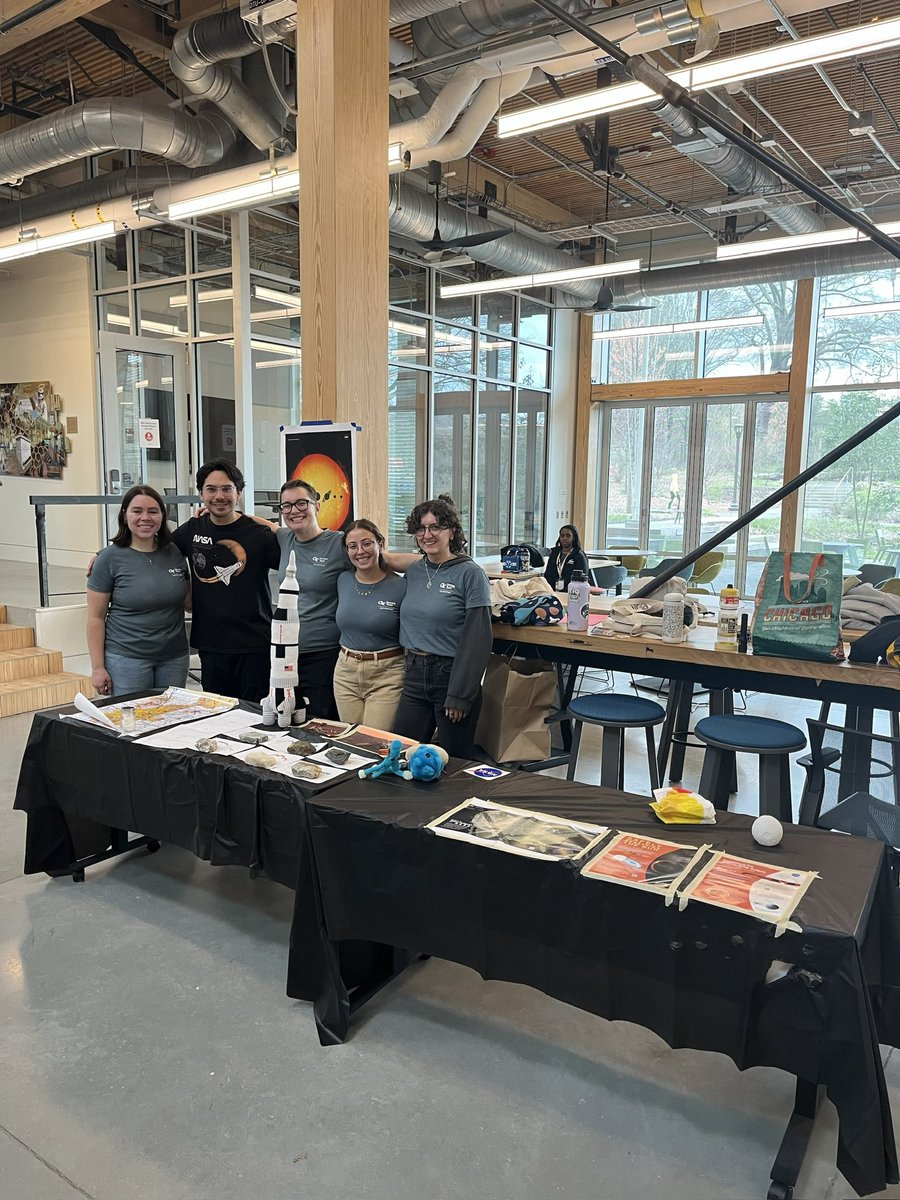 GT_ExplOrigins's tweet photo. From the ‘smell’ of space to the secrets of Mars, ExplOrigins brought the wonders of space science and astrobiology to the hands of the next generation of space enthusiasts at the Atlanta Science Festival! 🪐 #Explore  #ATLSciFest #Scicomm @ATLSciFest https://t.co/kUhahHEiIc