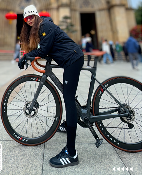 Dream and Soar like a Queen Princess. FEREI Wheelsets Empower the Goddess Within. #Ferei #cycling #bicycleparts #wheelset #bicyclehub