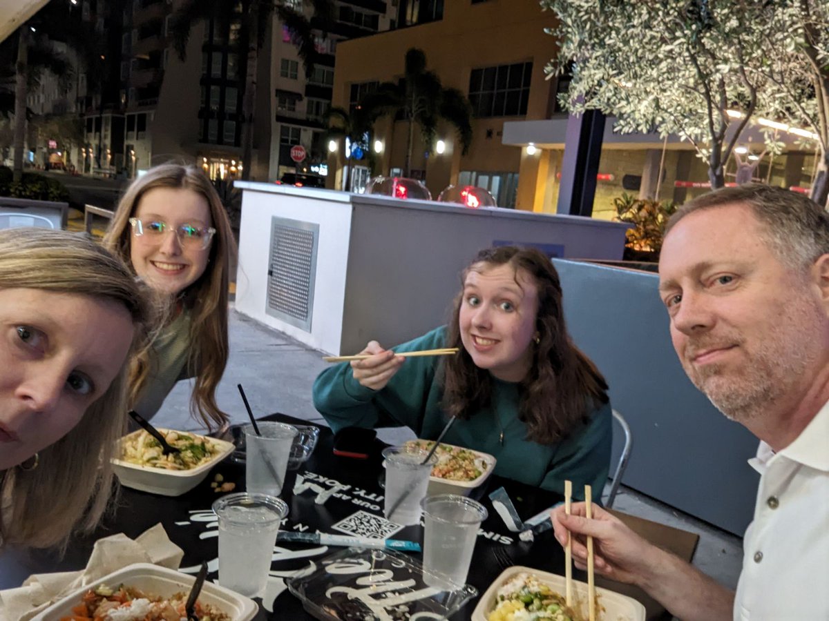 the_truth_tm's tweet photo. Dinner at The Poké Company in downtown Tampa https://t.co/qXxlSNPo01