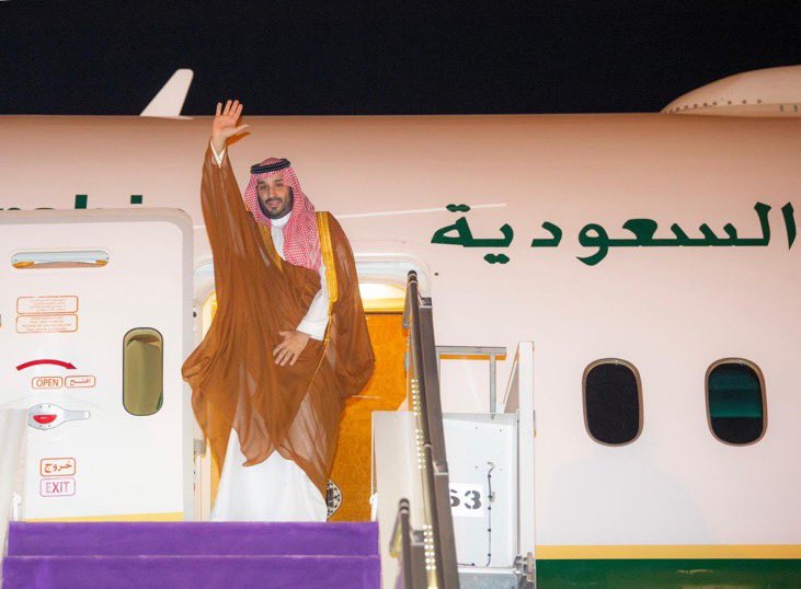 NewsNow4KSA's tweet photo. لحظة مغادرة سمو #ولي_العهد الأمير #محمد_بن_سلمان  المدينة المنورة https://t.co/UVjIGHbhlM