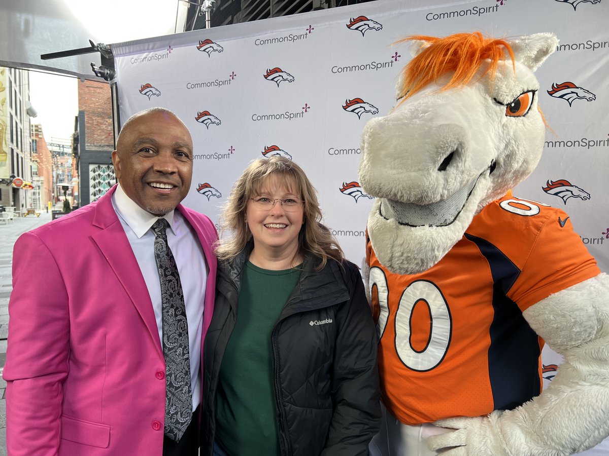 Had so much fun yesterday! Got to see @MJax80 and @5280Miles and I won 2 club level tickets for a 2024 @Broncos home game. @commonspirit #humankindness