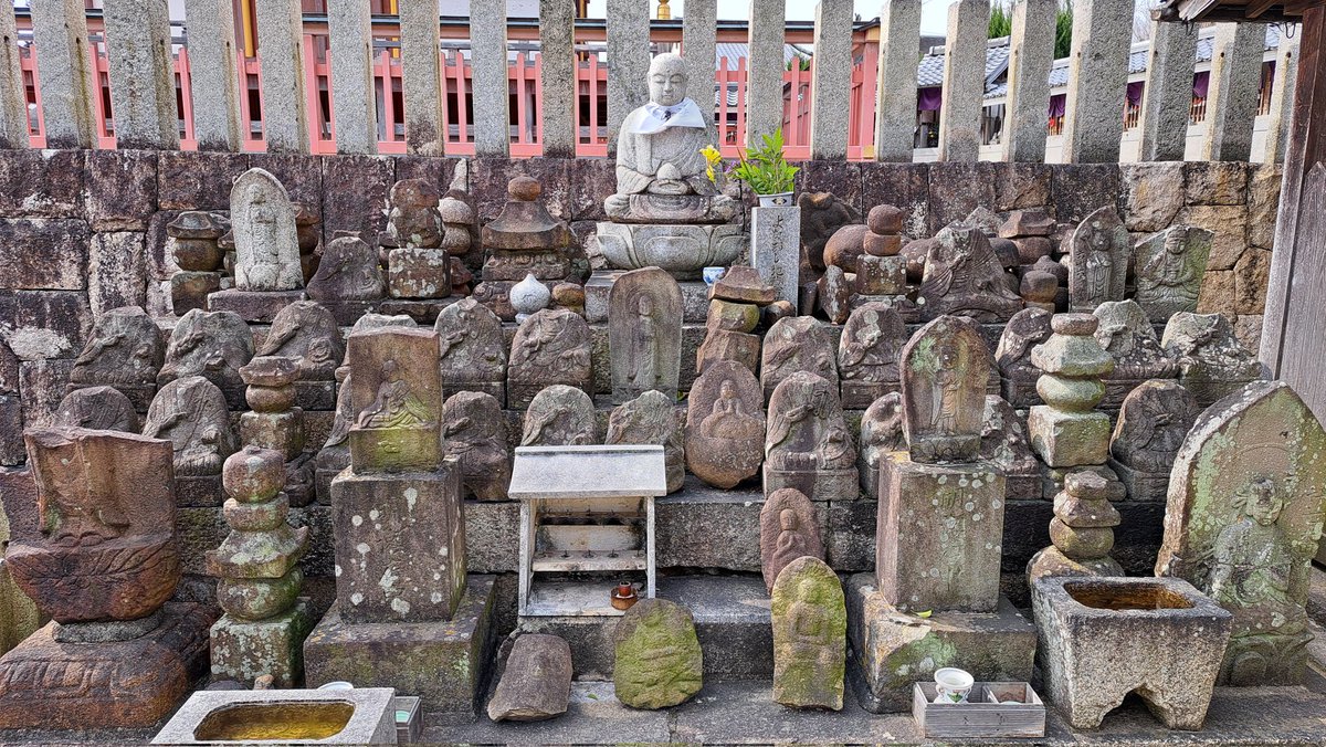 One of the more unusual things I've come across in all the temples I've visited over the years. Kubi-Nashi Jizo, statues of Jizo that had their heads broken off as soon as they were carved. First time I've seen something like this.