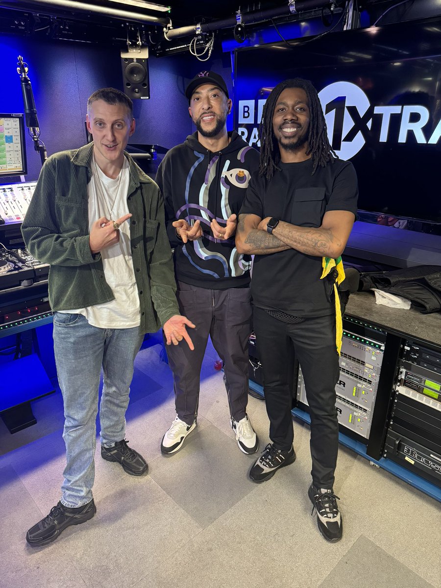 The1Devotion tweet media