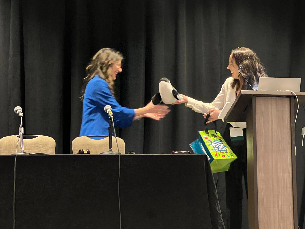 The passing of the gavel was not to be missed! Congratulations to @ka_lindquist for stepping into the role as SAS President, and big thanks for <a href="/profmaitalneta/">Maital Neta</a> for her work this past year. 🐳