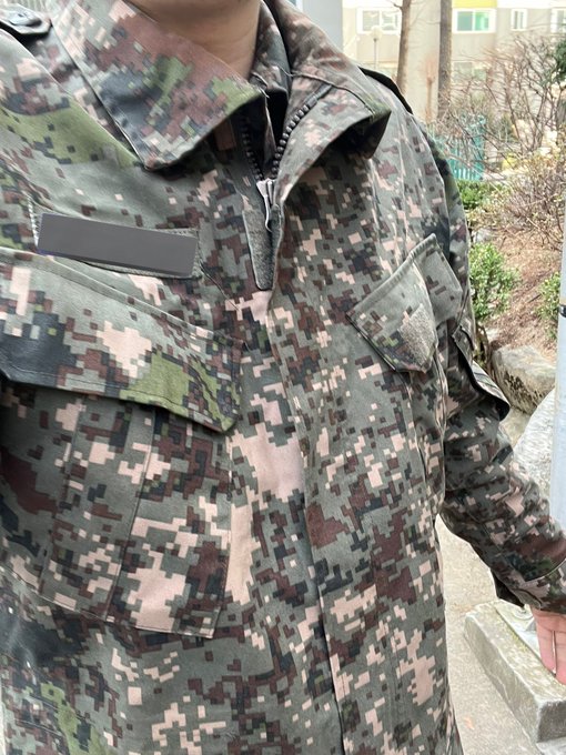 「camouflage jacket」 illustration images(Latest)