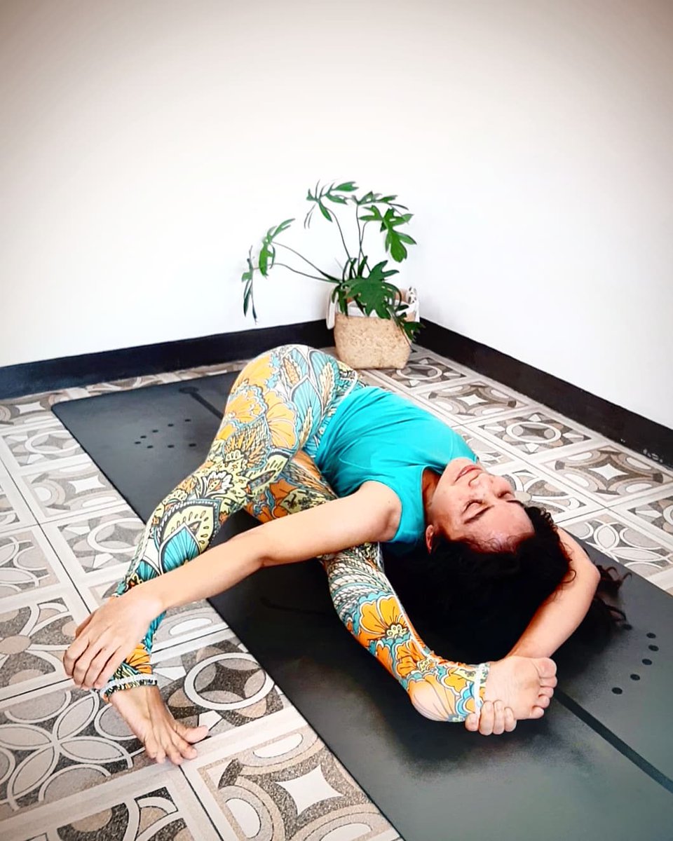 hanafitmedia's tweet photo. 🔗 View More >> https://t.co/RTxME9r34h
------
#AlofUsTwist #compasspose #dewilovesyoga #DoubleCompassPose #supinepose #twistpose #YogaInstagram https://t.co/zNFZtWrjM1