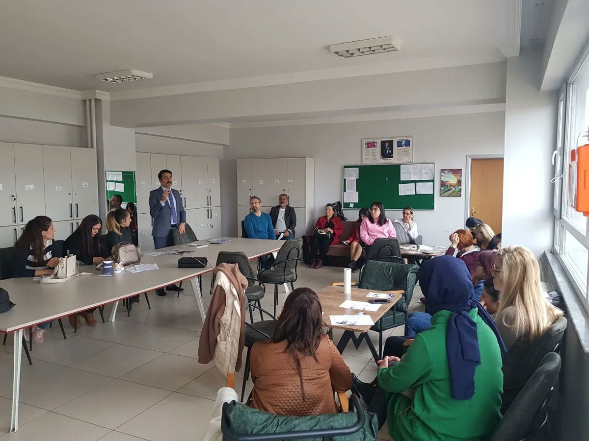 polatliyadeva's tweet photo. Okul  ziyaretlerimiz kapsamında; Şehit Seher Yaşar Anadolu Kız İmam Hatip lisesi ve 15 Temmuz Demokrasi Şehitleri İlkokulunu ziyaret ettik.

Bizlere değerli vakitlerini ayıran öğretmenlerimize ve bizi kabul eden idarecilerimize teşekkür ederiz.

Polatlı için UĞURLU olacak https://t.co/AFFJlmvg3v